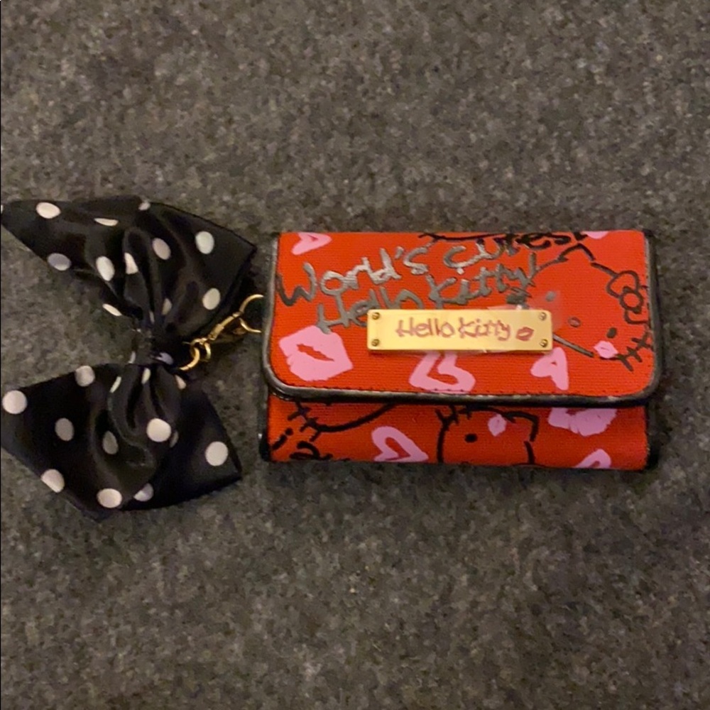 Hello Kitty wallet keychain